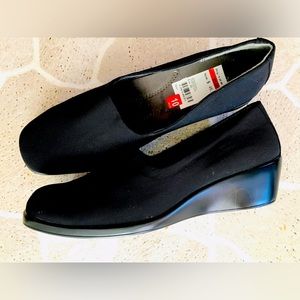 Aerosoles Heel Rest, Size 10, Black Fabric Shoes